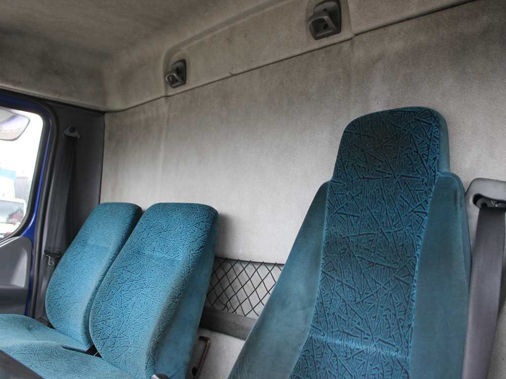 Camion à rideaux coulissants DAF FA LF 45.170 E10, EURO 3: photos 7 Camion à rideaux coulissants DAF FA LF 45.170 E10, EURO 3: photos 7