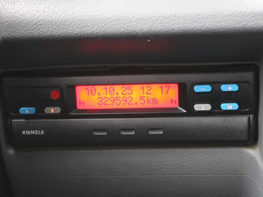 Camion à rideaux coulissants DAF FA LF 45.170 E10, EURO 3: photos 9 Camion à rideaux coulissants DAF FA LF 45.170 E10, EURO 3: photos 9