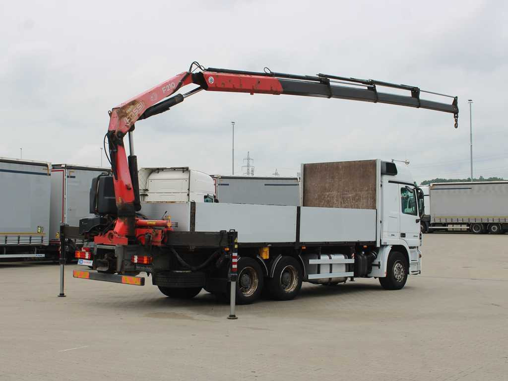 Mercedes-Benz Actros 2644, 6X4, EURO 4, HYDRAULIC ARM FASSI F210 - Camion plateau, Camion grue: photos 4 Mercedes-Benz Actros 2644, 6X4, EURO 4, HYDRAULIC ARM FASSI F210 - Camion plateau, Camion grue: photos 4