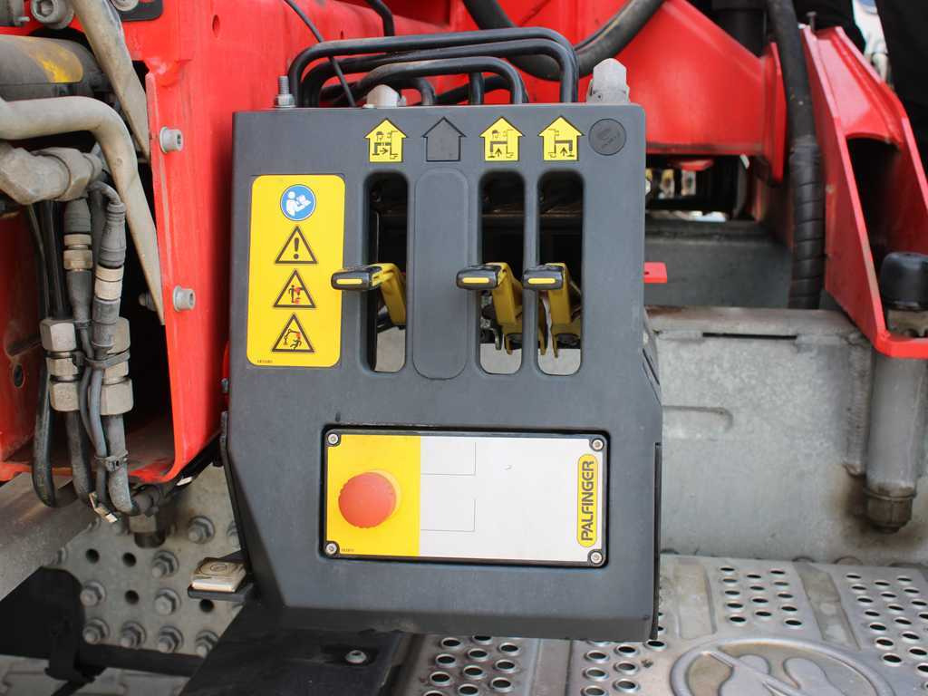 Camion plateau, Camion grue Mercedes-Benz Arocs 2542, 6X2, EURO 6, SIDE PANEL, NAVIGATION, CAMERA, PALFINGER PK 24.001 SLD5: photos 13