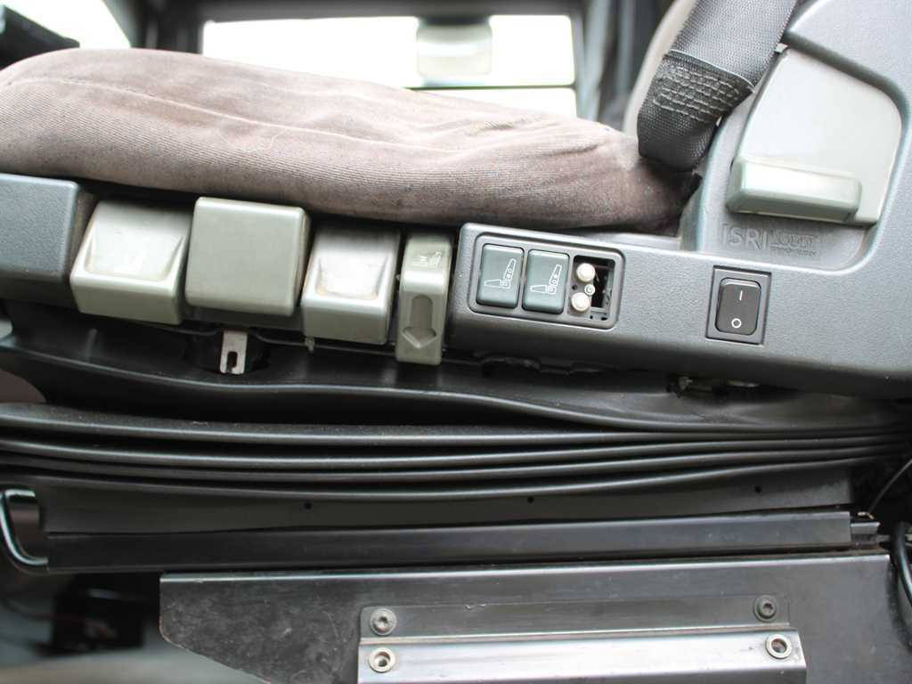 Renault MAGNUM 440.18, EURO 3 - Tracteur routier: photos 5 Renault MAGNUM 440.18, EURO 3 - Tracteur routier: photos 5