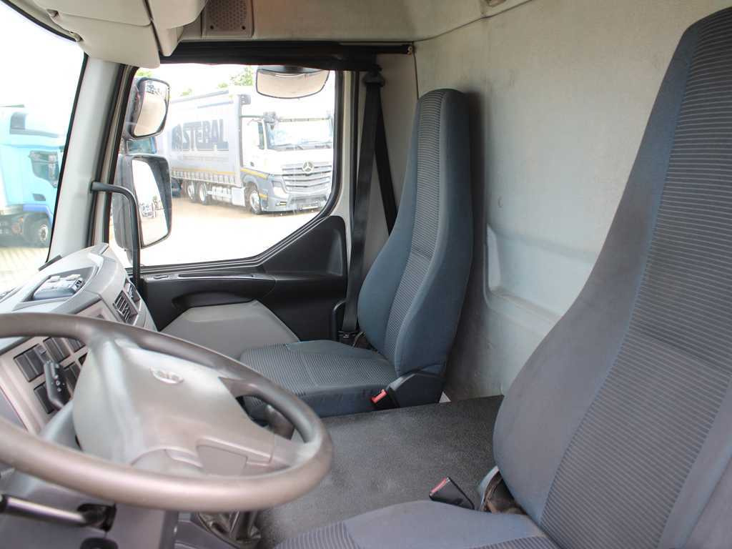 Camion à rideaux coulissants Volvo FL 240, EURO 5: photos 9