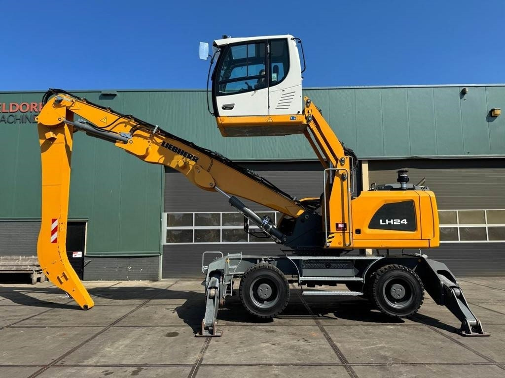 Liebherr LH 24 M - Pelle de manutention: photos 1 Liebherr LH 24 M - Pelle de manutention: photos 1