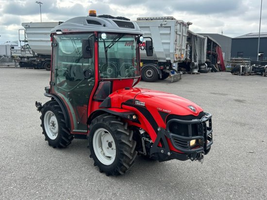 Antonio Carraro SRX 5800 TORA REDCAB, YANMAR; RADIO; KLIMA; RevGuide - Micro tracteur: photos 3 Antonio Carraro SRX 5800 TORA REDCAB, YANMAR; RADIO; KLIMA; RevGuide - Micro tracteur: photos 3