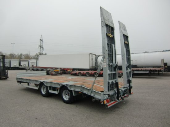 HUMBAUR HBTZ 217224 BS schräg Tandem-Tieflader Verzinkt, SAF-Achsen, - Remorque porte-engin surbaissée: photos 4 HUMBAUR HBTZ 217224 BS schräg Tandem-Tieflader Verzinkt, SAF-Achsen, - Remorque porte-engin surbaissée: photos 4