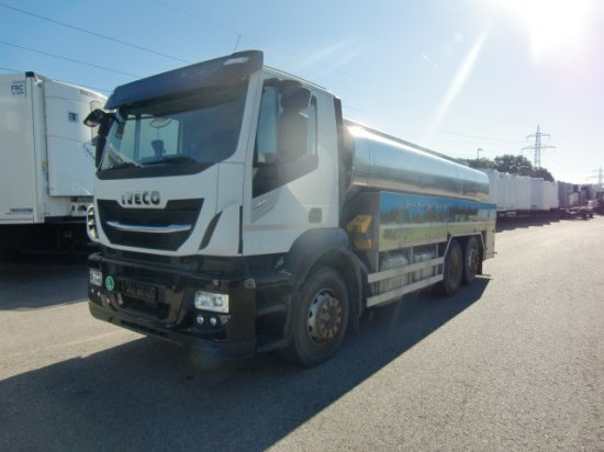 Iveco Stralis AD 260 SYS Milchtankwagen, Tankaufbau, ,Lenkachse + Liftachse, Retarder, 3 Kammern zu 5300l - Camion citerne: photos 1 Iveco Stralis AD 260 SYS Milchtankwagen, Tankaufbau, ,Lenkachse + Liftachse, Retarder, 3 Kammern zu 5300l - Camion citerne: photos 1