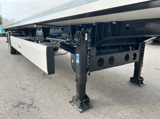 Semi-remorque isothermique neuf Krone SE City Kühler, TK SLXi 300, 1-Achsauflieger mit Hebebühne: photos 12 Semi-remorque isothermique neuf Krone SE City Kühler, TK SLXi 300, 1-Achsauflieger mit Hebebühne: photos 12