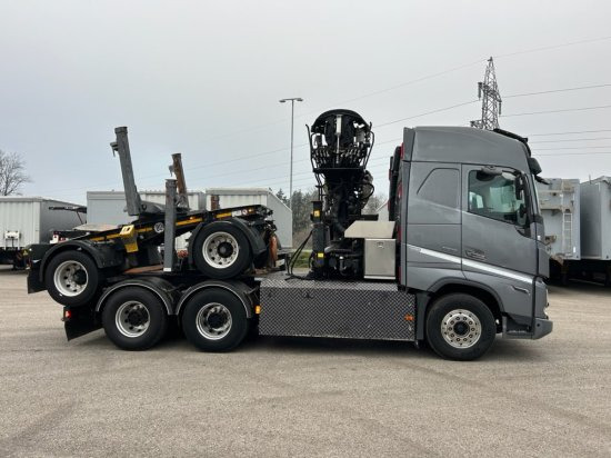 Volvo FH 16 650 6x4 Langholzzug + Doll M2K-9L Nachläufer mit Palfinger Epsilon S260C96, I-Shift, Retarder, - Camion grumier, Camion grue: photos 4 Volvo FH 16 650 6x4 Langholzzug + Doll M2K-9L Nachläufer mit Palfinger Epsilon S260C96, I-Shift, Retarder, - Camion grumier, Camion grue: photos 4