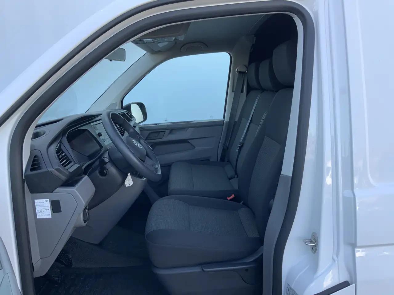 Volkswagen T6.1 Transporter 2.0 TDI L1H1 26 Economy Business Airco Cruise 3 Zi - Autre matériel: photos 4 Volkswagen T6.1 Transporter 2.0 TDI L1H1 26 Economy Business Airco Cruise 3 Zi - Autre matériel: photos 4