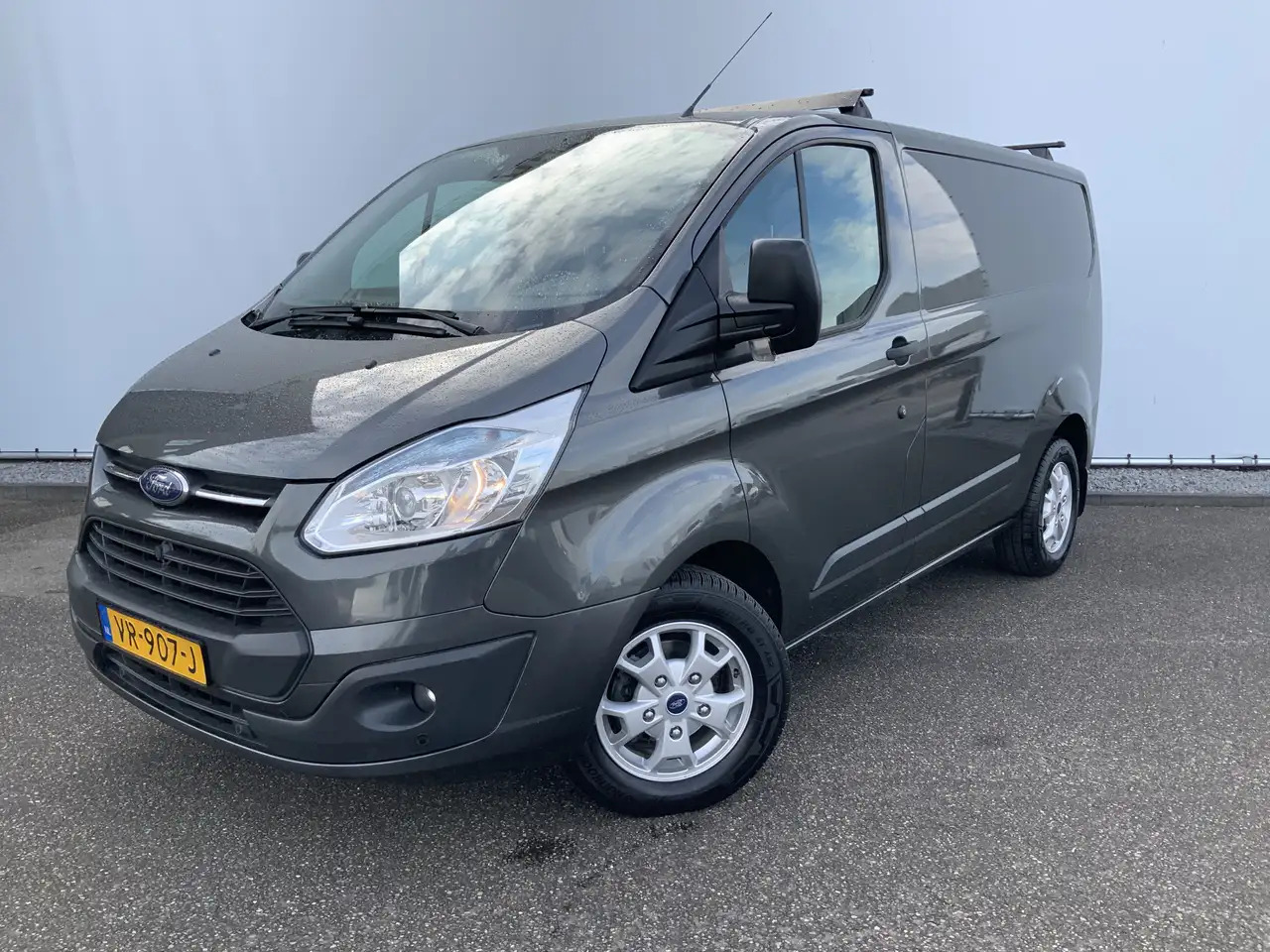 Ford Transit Custom 270 2.2 TDCI L1H1 Trend Airco Camera Cruise Dakdra - Fourgonnette: photos 1 Ford Transit Custom 270 2.2 TDCI L1H1 Trend Airco Camera Cruise Dakdra - Fourgonnette: photos 1