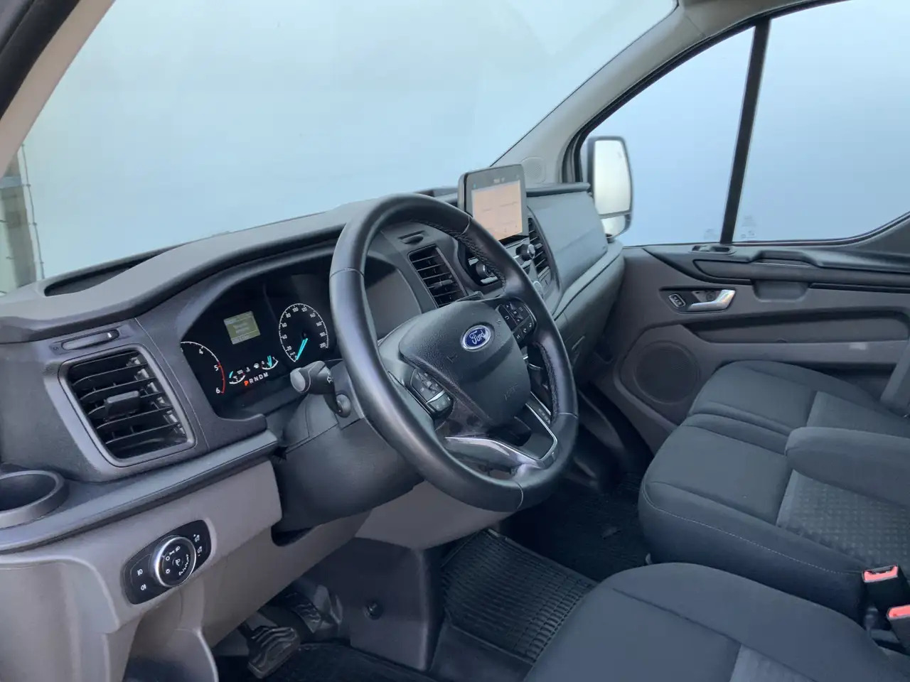 Ford Transit Custom 300 2.0 TDCI L1H1 Limited Airco Cruise Camera 3 Zi - Fourgon utilitaire: photos 5 Ford Transit Custom 300 2.0 TDCI L1H1 Limited Airco Cruise Camera 3 Zi - Fourgon utilitaire: photos 5