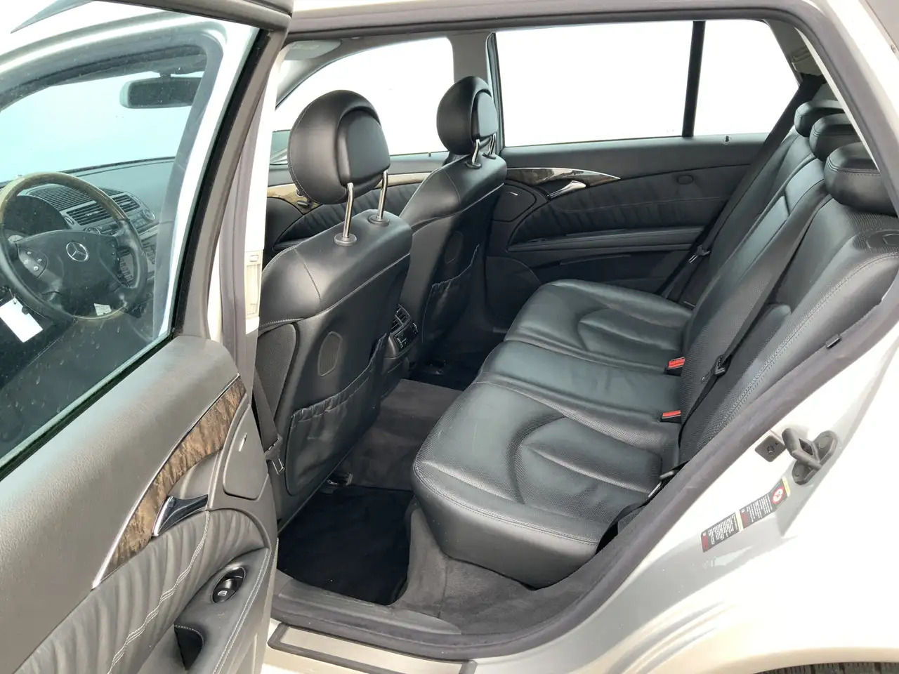Voiture Mercedes-Benz E 500 Combi V8 Elegance 4-Matic airmatic,full option: photos 8