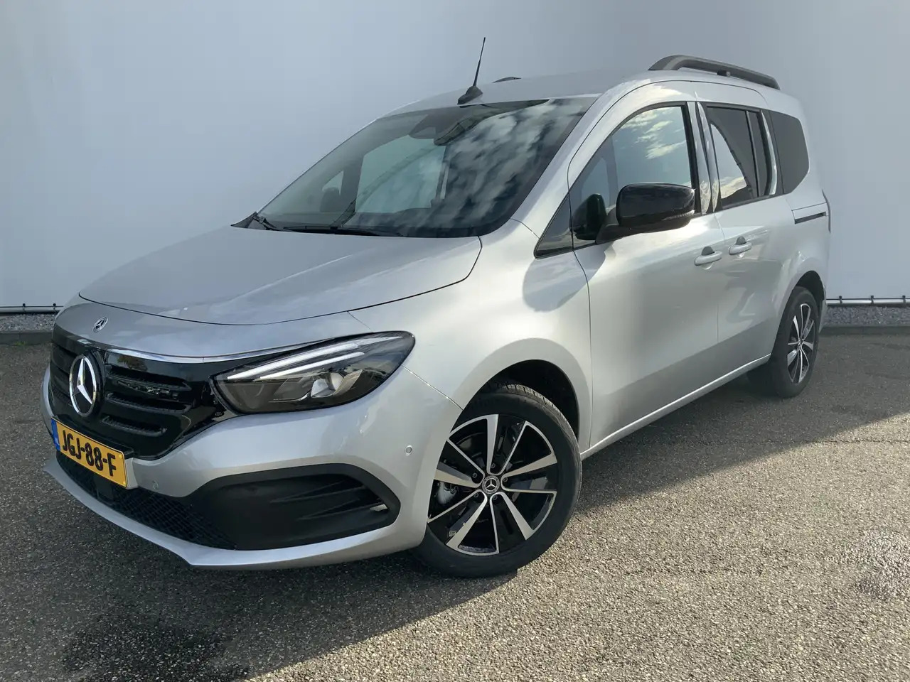 Mercedes-Benz EQT Tourer NIEUW !! 200 L1 Advanced Plus 45 kWh - Voiture: photos 1 Mercedes-Benz EQT Tourer NIEUW !! 200 L1 Advanced Plus 45 kWh - Voiture: photos 1