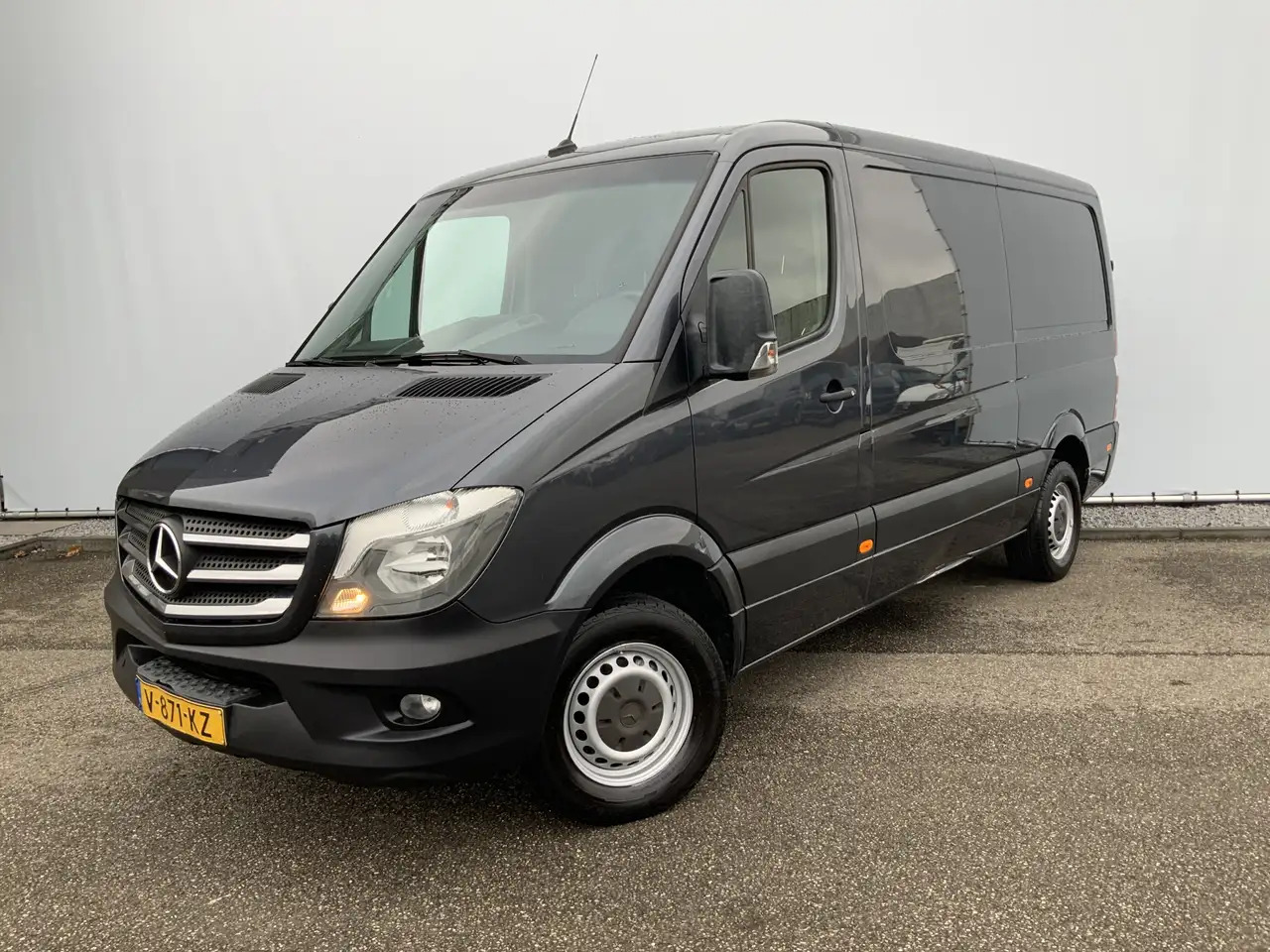 Mercedes-Benz Sprinter 311 2.2 CDI 366 L2H1 Airco 3 Zits Opstap& Trekhaak - Fourgon utilitaire: photos 1 Mercedes-Benz Sprinter 311 2.2 CDI 366 L2H1 Airco 3 Zits Opstap& Trekhaak - Fourgon utilitaire: photos 1