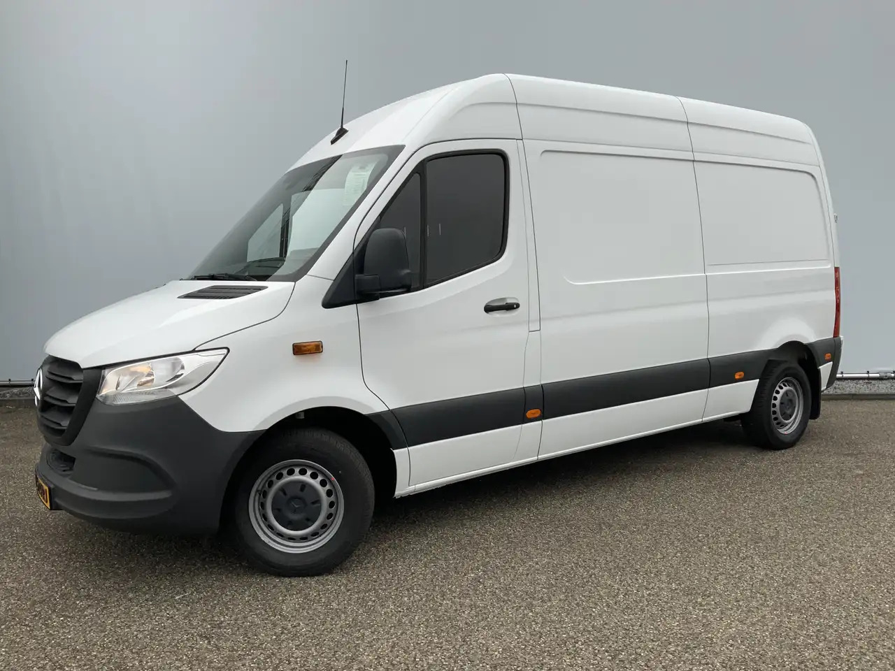 Mercedes-Benz Sprinter 314 2.2 CDI L2H2 Airco Camera Navi 3 Zits MBUX Sch - Fourgon utilitaire: photos 1 Mercedes-Benz Sprinter 314 2.2 CDI L2H2 Airco Camera Navi 3 Zits MBUX Sch - Fourgon utilitaire: photos 1