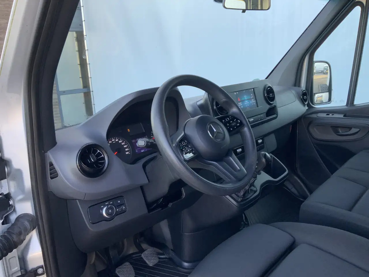 Mercedes-Benz Sprinter 314 2.2 CDI L2H2 Airco Cruise 3 Zits Trekhaak 2000 - Fourgon utilitaire: photos 4 Mercedes-Benz Sprinter 314 2.2 CDI L2H2 Airco Cruise 3 Zits Trekhaak 2000 - Fourgon utilitaire: photos 4