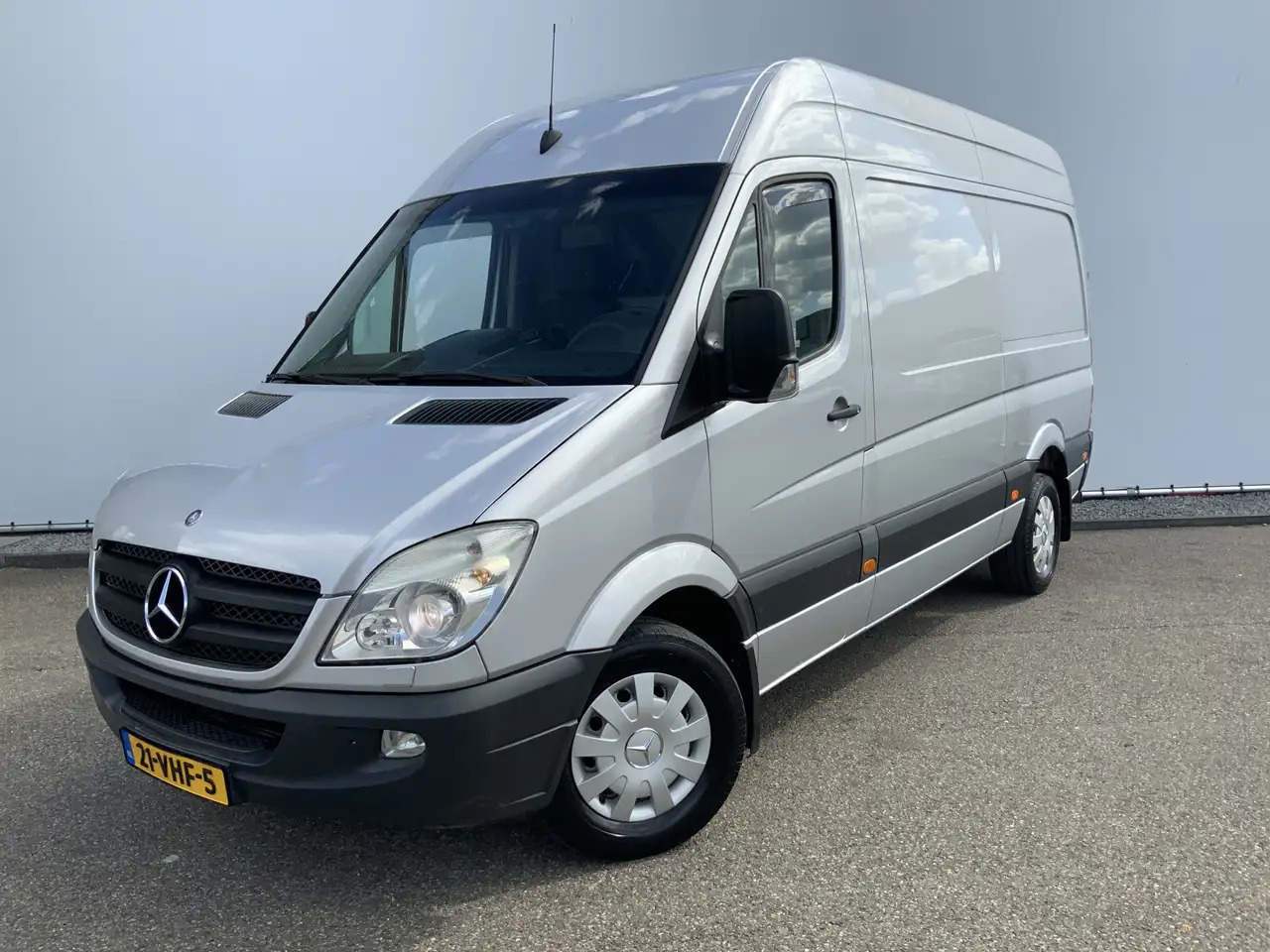 Mercedes-Benz Sprinter 318 3.0 CDI 366 L2 H2 Automaat Airco Cruise Camera - Fourgon utilitaire: photos 1 Mercedes-Benz Sprinter 318 3.0 CDI 366 L2 H2 Automaat Airco Cruise Camera - Fourgon utilitaire: photos 1