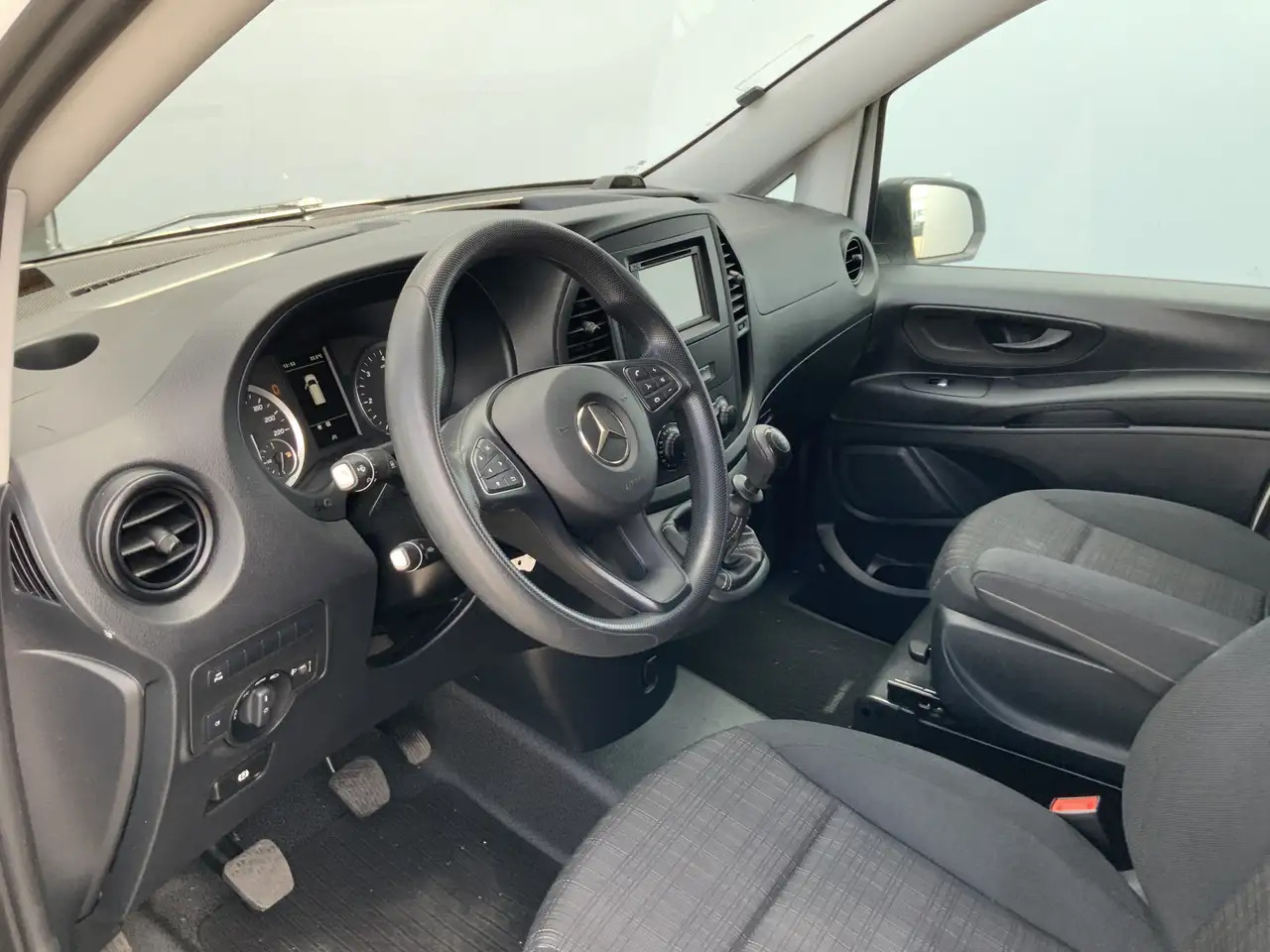 Mercedes-Benz Vito 110 CDI L2 Airco Cruise Navi Scherm Dakrail Euro 6 - Fourgonnette: photos 5 Mercedes-Benz Vito 110 CDI L2 Airco Cruise Navi Scherm Dakrail Euro 6 - Fourgonnette: photos 5