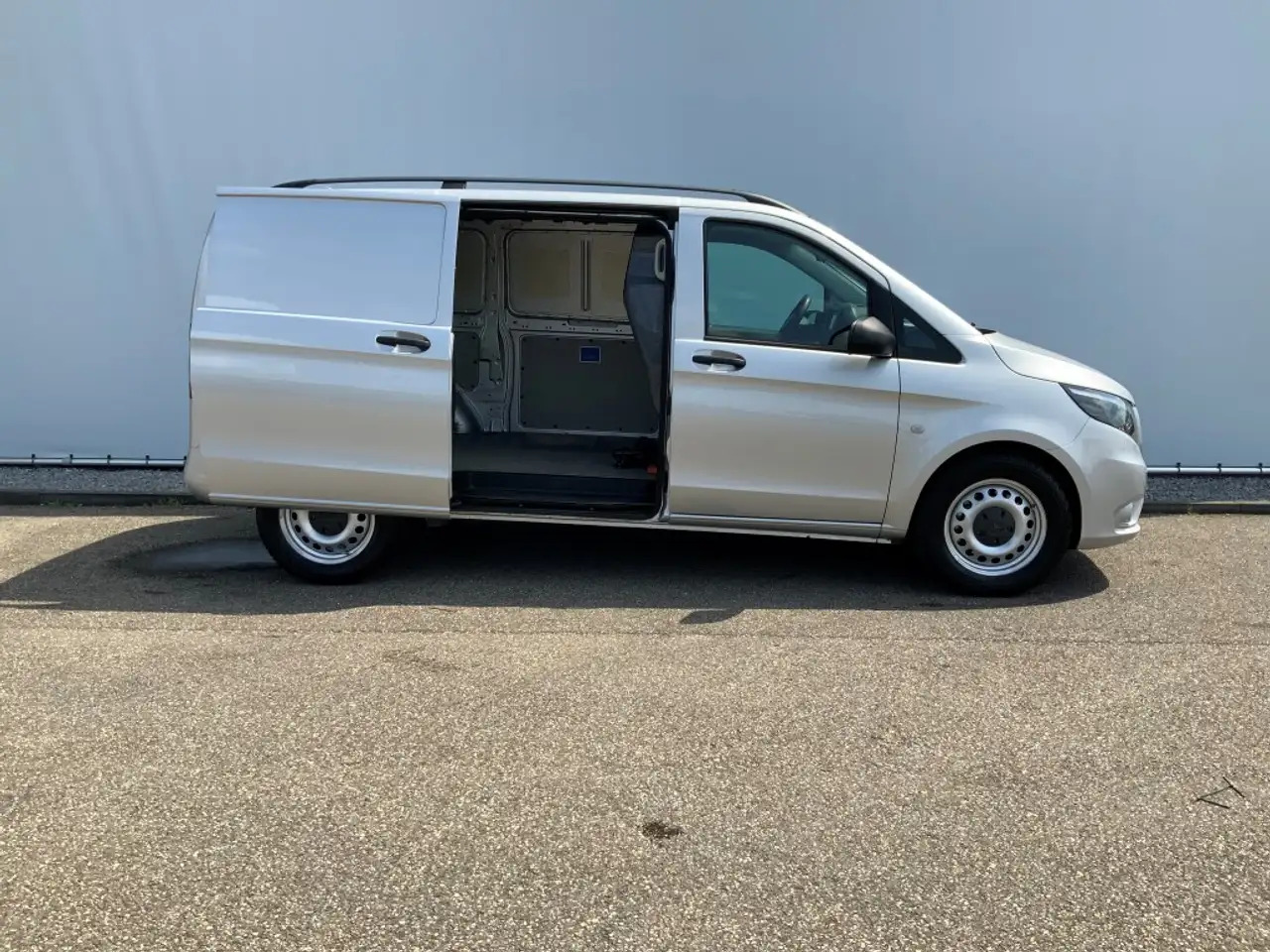 Mercedes-Benz Vito 114 CDI 4X4 Automaat Airco Cruise Trekhaak 2500 kg - Fourgon utilitaire: photos 5 Mercedes-Benz Vito 114 CDI 4X4 Automaat Airco Cruise Trekhaak 2500 kg - Fourgon utilitaire: photos 5