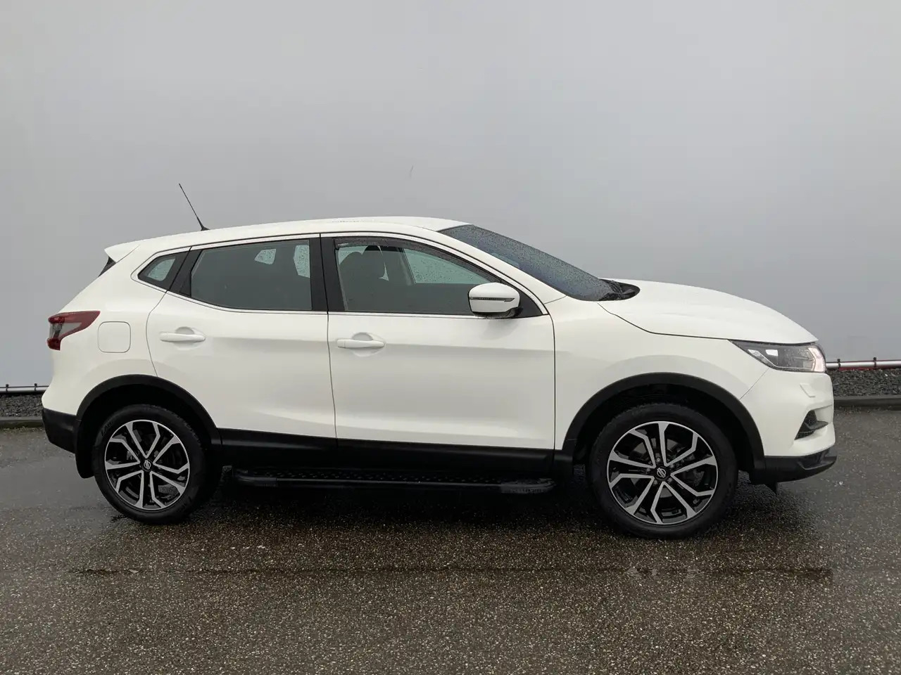 SUV Nissan Qashqai 1.3 DIG-T Visia A SUV Airco Cruise Groot Scherm Na: photos 17 SUV Nissan Qashqai 1.3 DIG-T Visia A SUV Airco Cruise Groot Scherm Na: photos 17