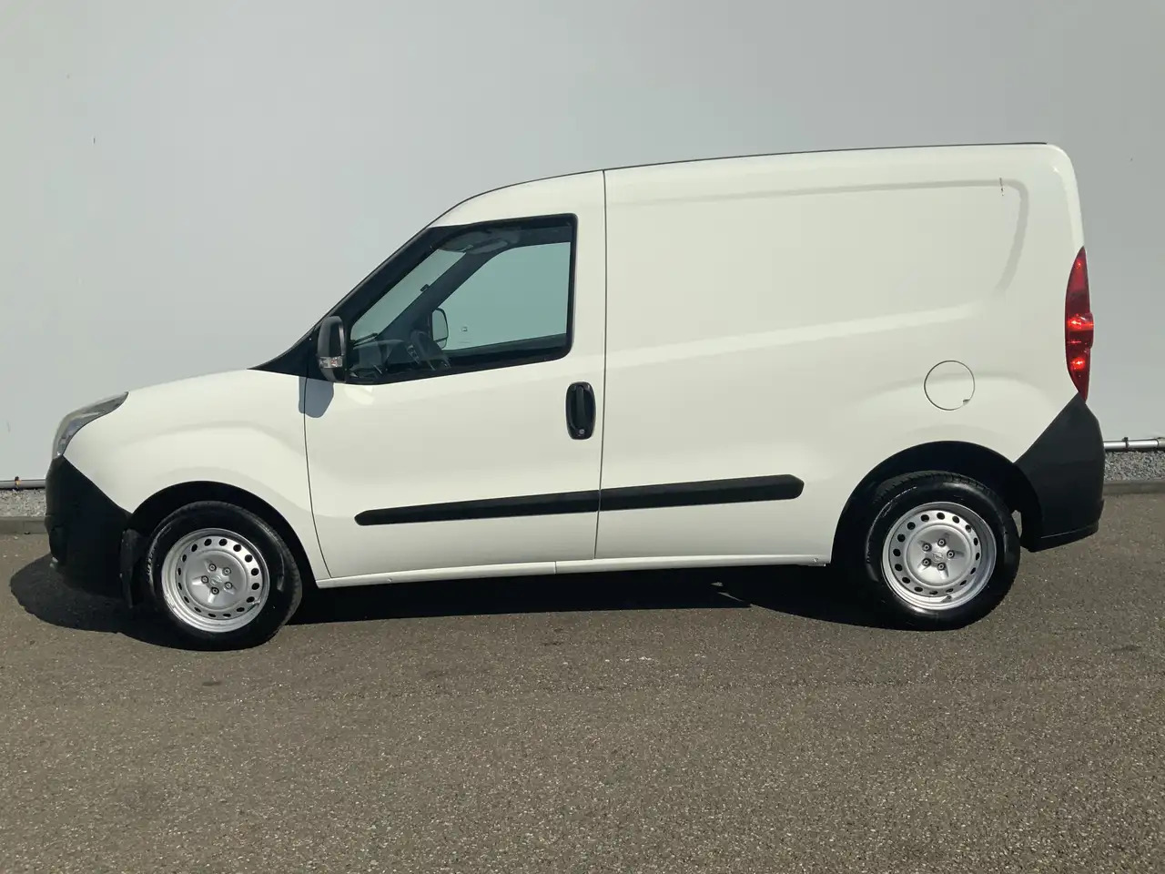 Opel Combo 1.3 CDTi L1H1 EXPORT ecoFLEX Edition Airco Trekhaa - Fourgonnette: photos 3 Opel Combo 1.3 CDTi L1H1 EXPORT ecoFLEX Edition Airco Trekhaa - Fourgonnette: photos 3