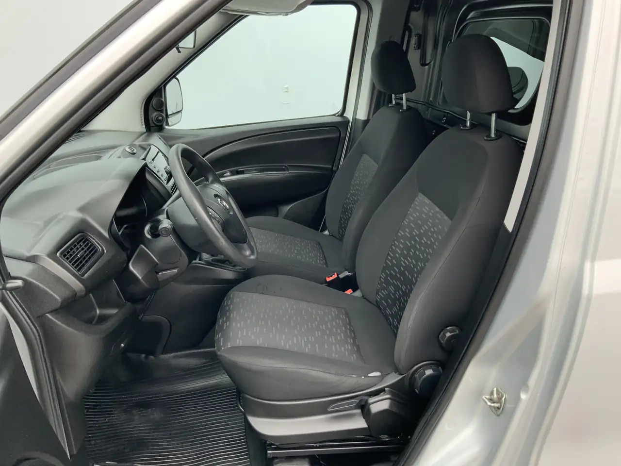 Opel Combo 1.3 CDTi L1H1 Edition Airco Euro 6 - Fourgon utilitaire: photos 4 Opel Combo 1.3 CDTi L1H1 Edition Airco Euro 6 - Fourgon utilitaire: photos 4