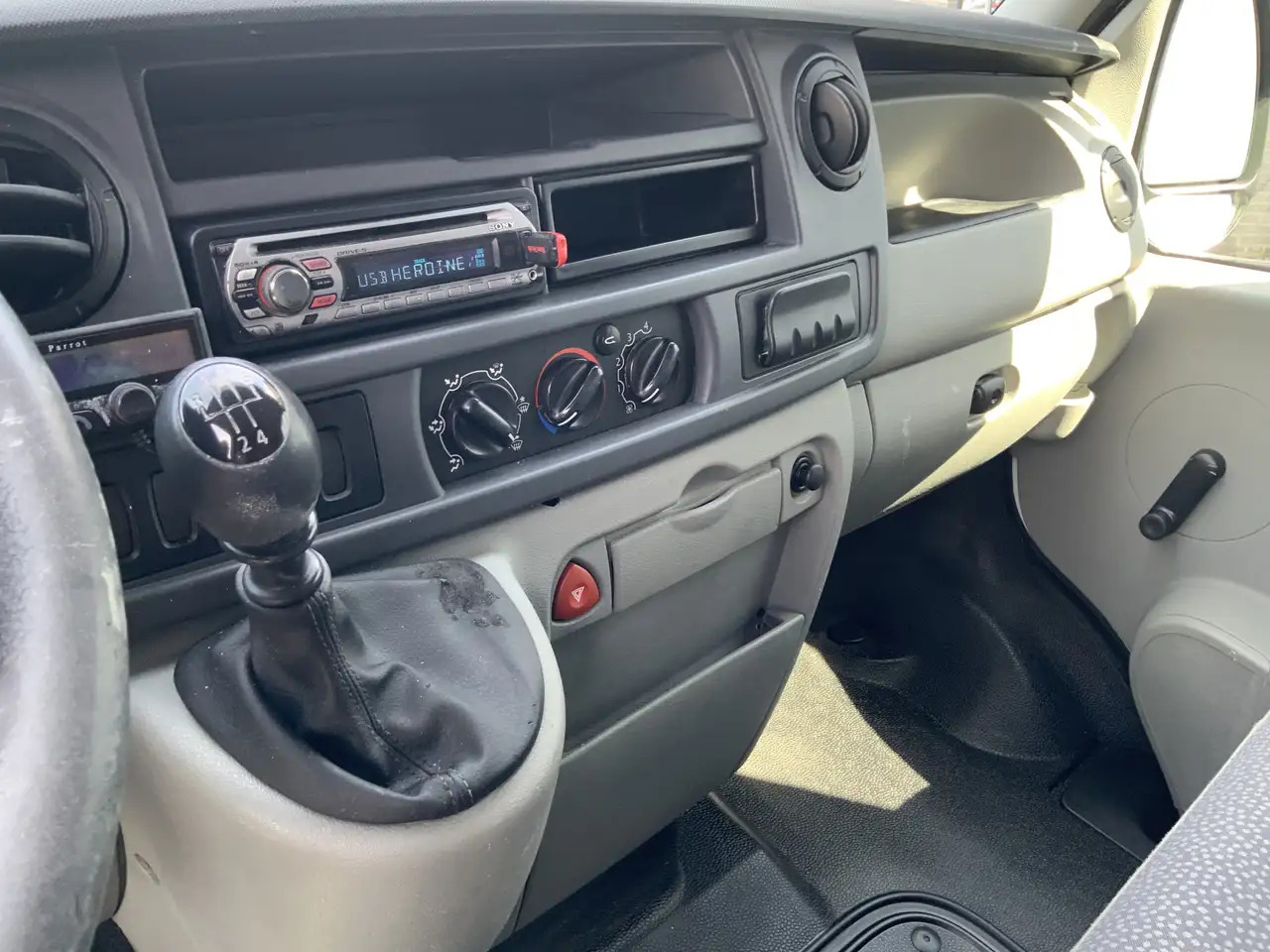 Opel Movano 1.9 CDTi L1H1(Koppeling Defect) 3 Zits Trekhaak 20 - Fourgonnette: photos 4 Opel Movano 1.9 CDTi L1H1(Koppeling Defect) 3 Zits Trekhaak 20 - Fourgonnette: photos 4