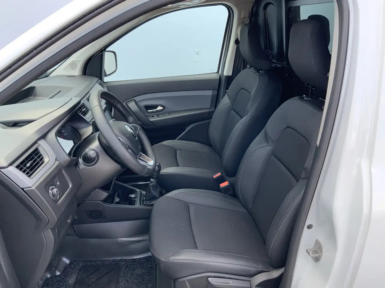 Renault Express 1.5 dCi 75 Comfort +Airco Cruise Navi Scherm Euro - Fourgonnette: photos 4 Renault Express 1.5 dCi 75 Comfort +Airco Cruise Navi Scherm Euro - Fourgonnette: photos 4
