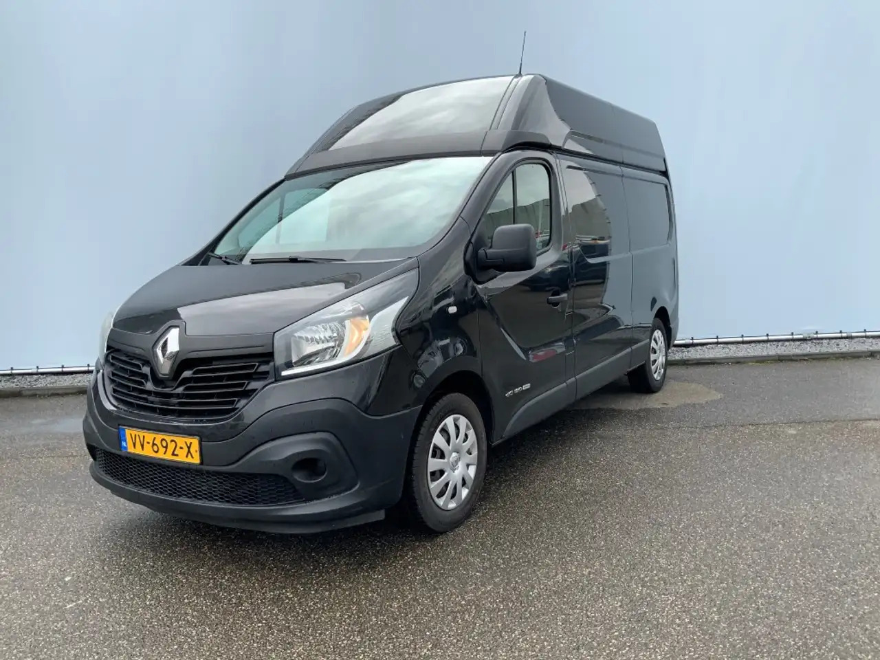 Renault Trafic 1.6 dCi T29 L2H2 Comfort Energy Airco Cruise 3 Zit - Fourgon utilitaire: photos 1 Renault Trafic 1.6 dCi T29 L2H2 Comfort Energy Airco Cruise 3 Zit - Fourgon utilitaire: photos 1