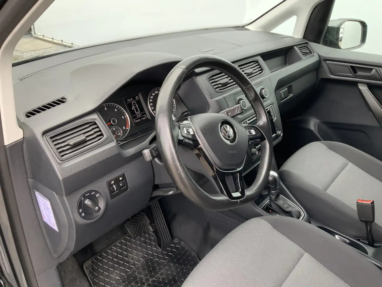 Fourgonnette Volkswagen Caddy 2.0 TDI L2H1 AUTOMAAT BMT Maxi Exclusive Edition A: photos 6 Fourgonnette Volkswagen Caddy 2.0 TDI L2H1 AUTOMAAT BMT Maxi Exclusive Edition A: photos 6