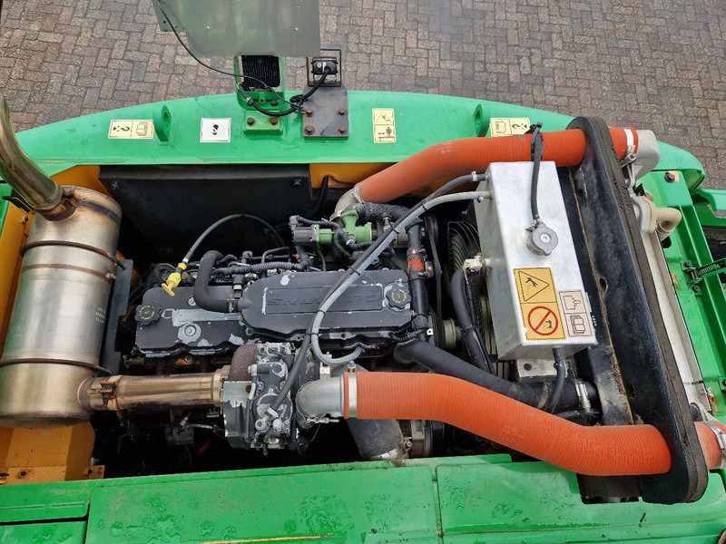 Hyundai Robex 160W-9A met 6-cilinder Cummins motor - Pelle sur pneus: photos 5 Hyundai Robex 160W-9A met 6-cilinder Cummins motor - Pelle sur pneus: photos 5