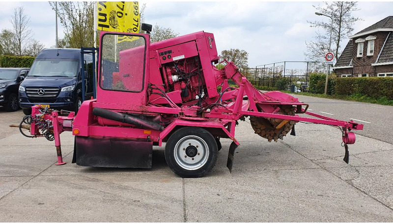 VERMEER SC1102 stobbenfrees/stronkenfrees op aanhanger - Dessoucheuse: photos 1 VERMEER SC1102 stobbenfrees/stronkenfrees op aanhanger - Dessoucheuse: photos 1