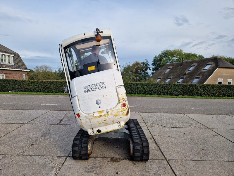 WACKER NEUSON 2404RD kan op een berghelling werken - Mini pelle: photos 1 WACKER NEUSON 2404RD kan op een berghelling werken - Mini pelle: photos 1