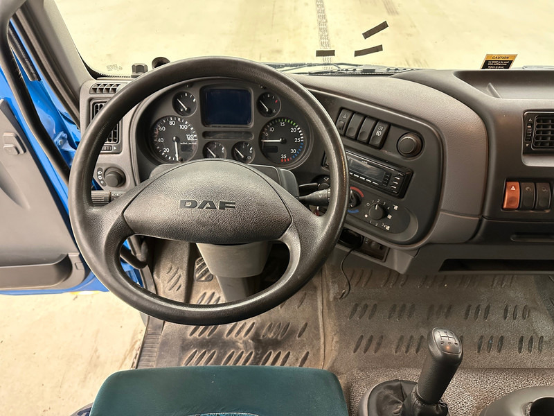 Camion à rideaux coulissants DAF LF45.150: photos 8