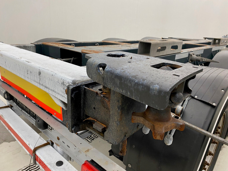 Semi-remorque porte-conteneur/ Caisse mobile Fliegl Polyvalent skelet 2 x 20-30-40-45 ft: photos 13 Semi-remorque porte-conteneur/ Caisse mobile Fliegl Polyvalent skelet 2 x 20-30-40-45 ft: photos 13