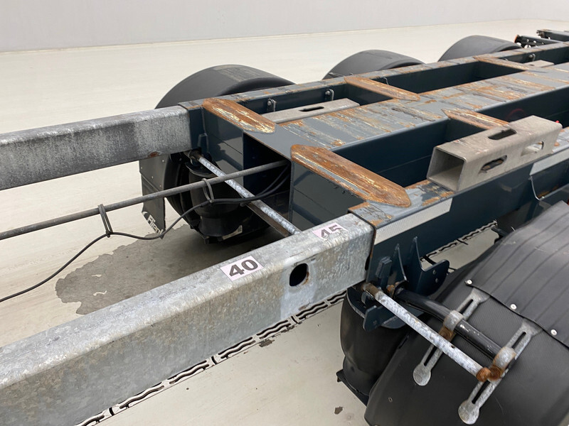 Semi-remorque porte-conteneur/ Caisse mobile Fliegl Polyvalent skelet 2 x 20-30-40-45 ft: photos 15 Semi-remorque porte-conteneur/ Caisse mobile Fliegl Polyvalent skelet 2 x 20-30-40-45 ft: photos 15