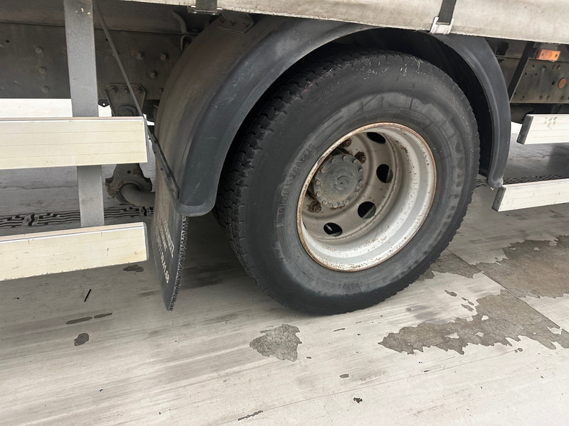 Camion à rideaux coulissants Iveco Eurocargo 150E25: photos 10