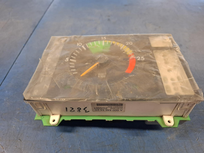 Mercedes-Benz A0004465521 Toerenteller A0004465521 - Panel de instrumentos pour Camion: photos 2 Mercedes-Benz A0004465521 Toerenteller A0004465521 - Panel de instrumentos pour Camion: photos 2