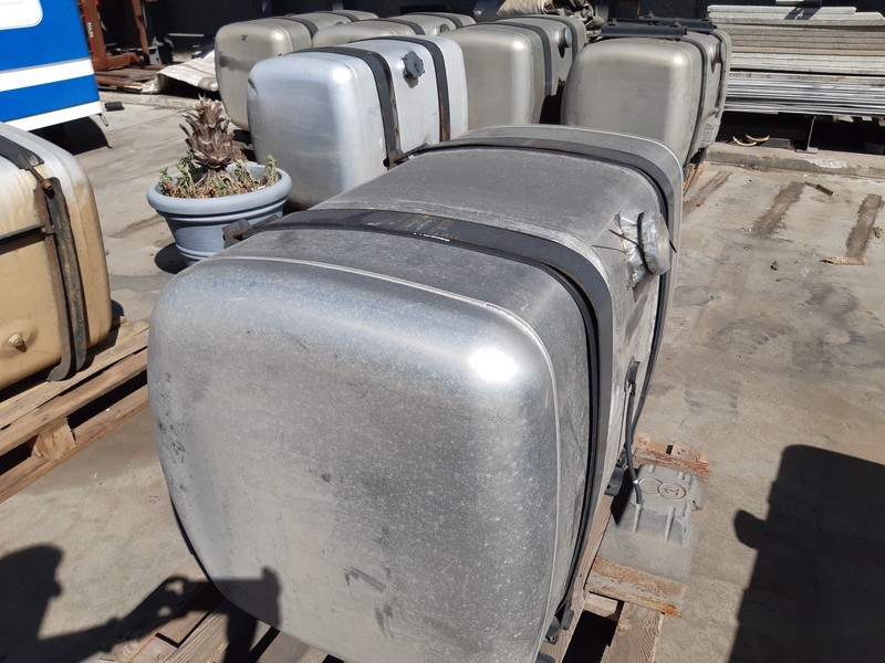 Mercedes-Benz A9604704503 540 li - Réservoir de carburant: photos 2 Mercedes-Benz A9604704503 540 li - Réservoir de carburant: photos 2