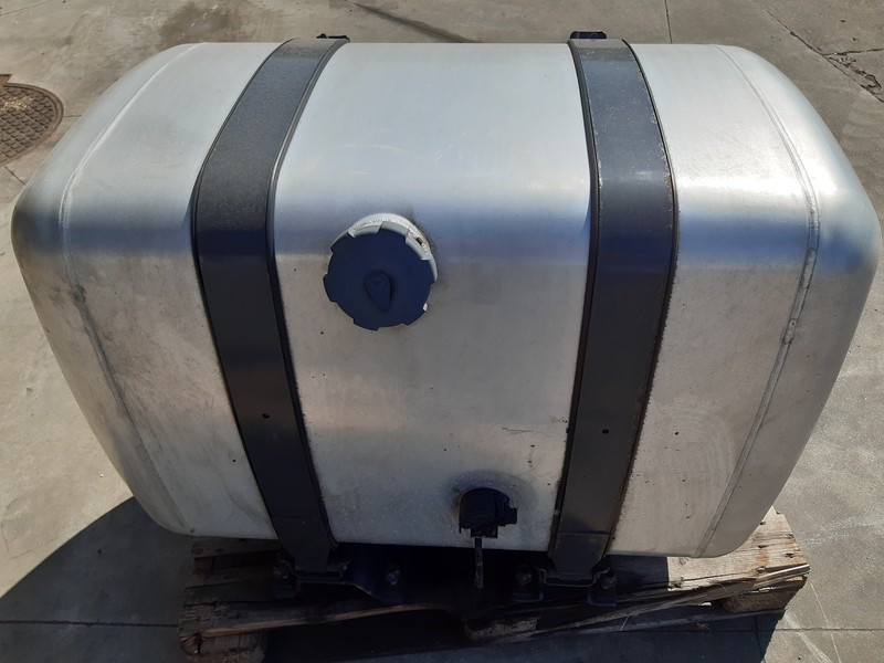 Mercedes-Benz A9604704602 480 liter - Réservoir de carburant: photos 1 Mercedes-Benz A9604704602 480 liter - Réservoir de carburant: photos 1