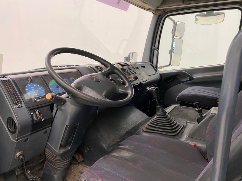 Camion plateau, Camion grue Mercedes-Benz Atego 1828: photos 7