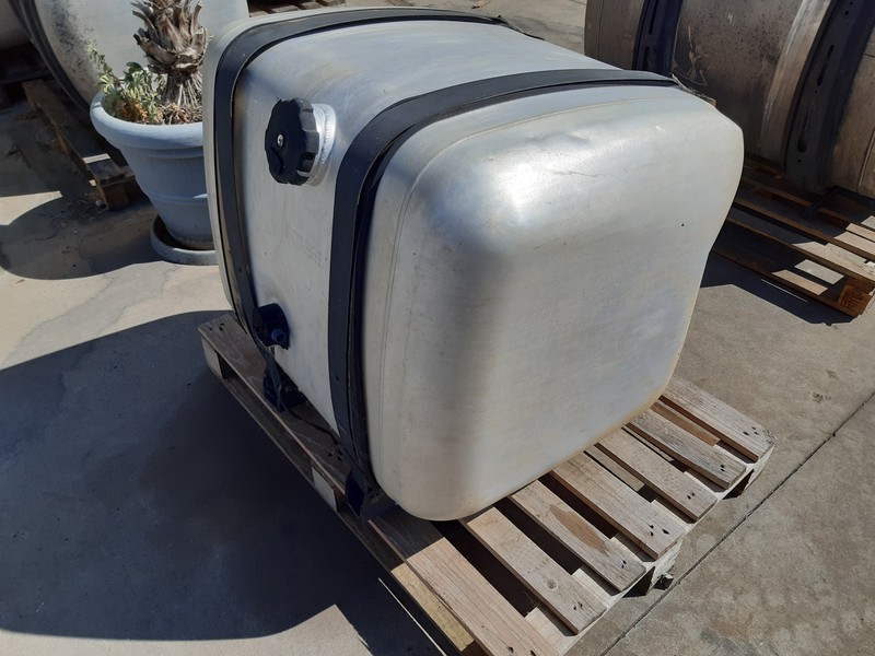 Mercedes-Benz Mazouttank actros A9344700101 - Réservoir de carburant: photos 2 Mercedes-Benz Mazouttank actros A9344700101 - Réservoir de carburant: photos 2