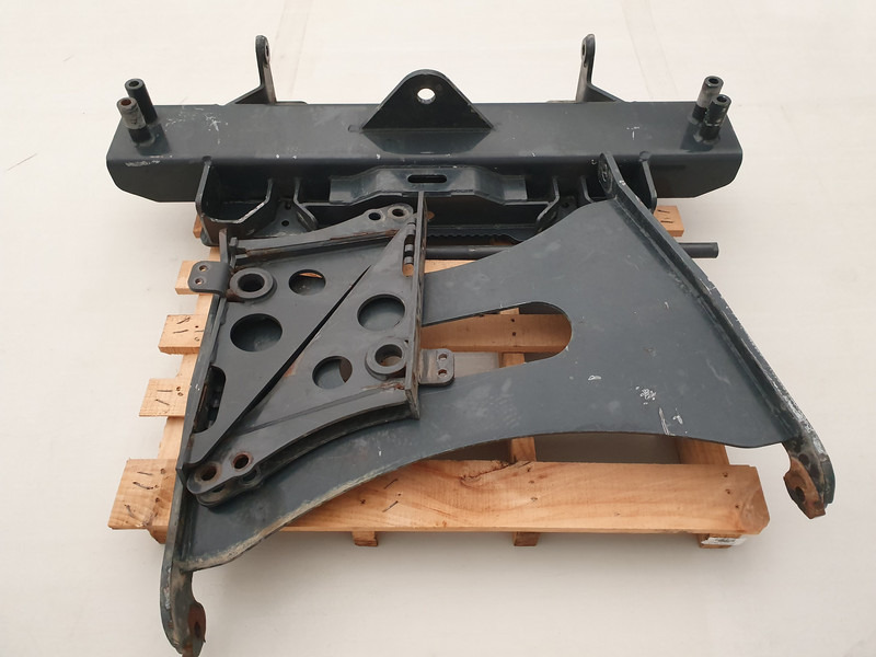 Scania G-Serie DIN-plaat DIN-plaat SCANIA G-Serie Bumper zout strooimachine - Pièces de rechange: photos 1 Scania G-Serie DIN-plaat DIN-plaat SCANIA G-Serie Bumper zout strooimachine - Pièces de rechange: photos 1