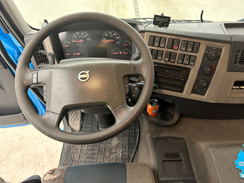 Camion à rideaux coulissants Volvo FE 320: photos 8
