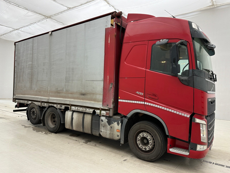 Volvo FH 420 Globetrotter - 6x2 - Camion à rideaux coulissants: photos 3 Volvo FH 420 Globetrotter - 6x2 - Camion à rideaux coulissants: photos 3