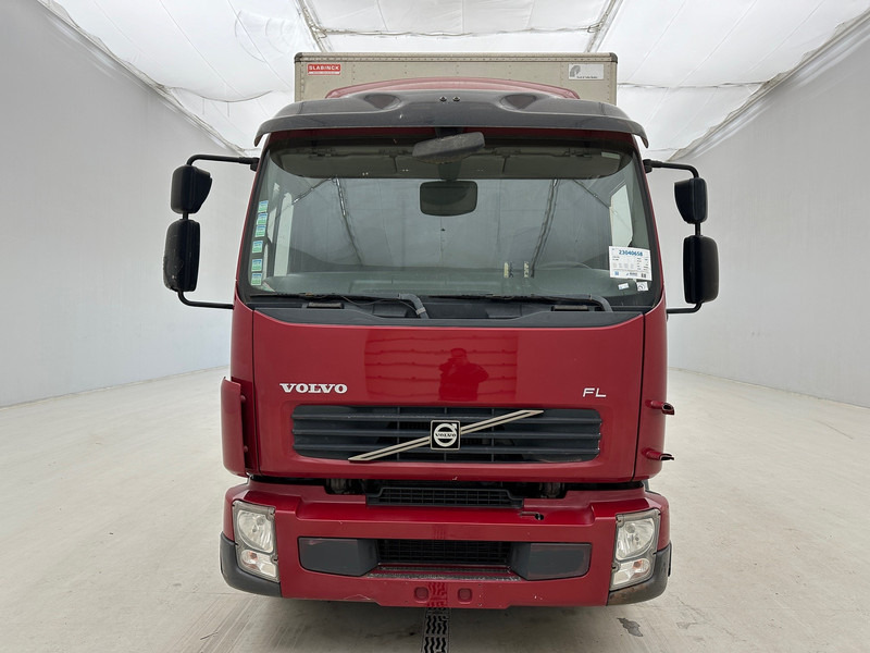 Volvo FL 240 - Camion fourgon: photos 2 Volvo FL 240 - Camion fourgon: photos 2