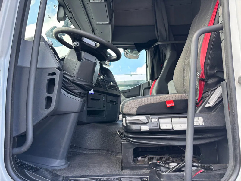 Renault T460 Euro 6 - Tracteur routier: photos 5 Renault T460 Euro 6 - Tracteur routier: photos 5