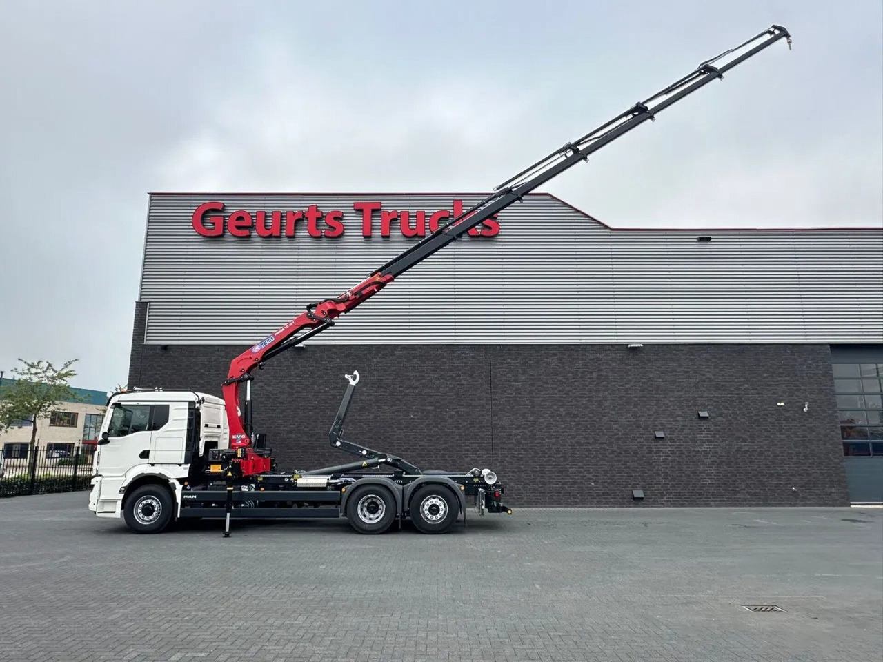 MAN TGS 26.520 6X4H-4 BL NEW MODEL + MEILLER HAAKARM - Camion ampliroll, Camion grue: photos 2 MAN TGS 26.520 6X4H-4 BL NEW MODEL + MEILLER HAAKARM - Camion ampliroll, Camion grue: photos 2