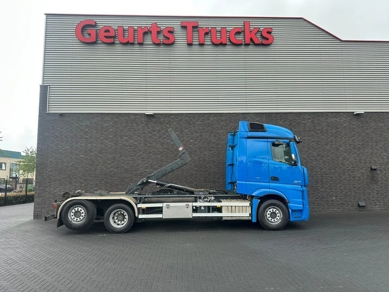 Mercedes-Benz Actros 2545 6X2 MET HIAB MULTILIFT XR21S61 HAAKARMSYSTEEM / ABROLLKIPPER / HOOKLIFT - Camion ampliroll: photos 4 Mercedes-Benz Actros 2545 6X2 MET HIAB MULTILIFT XR21S61 HAAKARMSYSTEEM / ABROLLKIPPER / HOOKLIFT - Camion ampliroll: photos 4