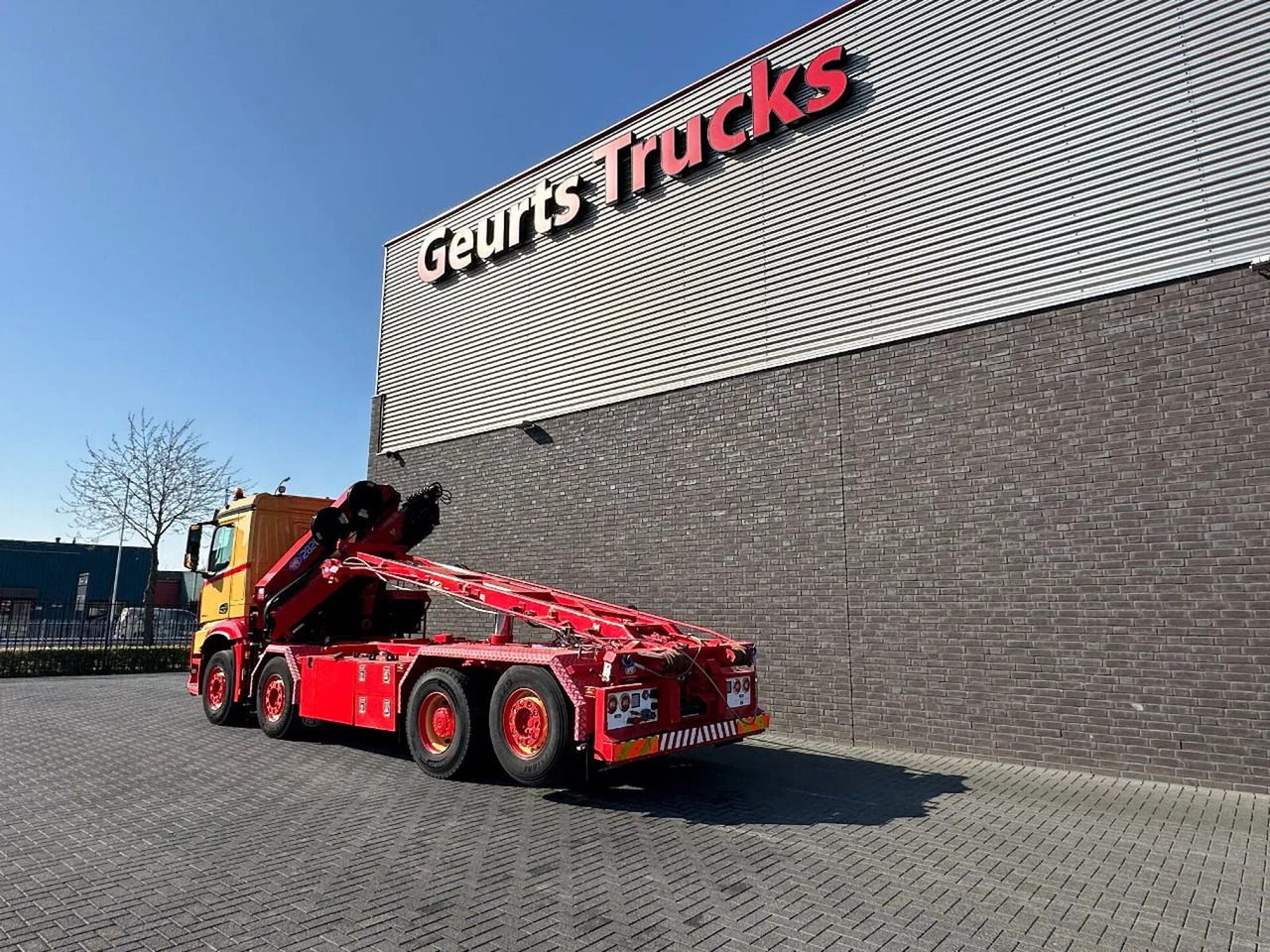 Mercedes-Benz Arocs 3253 L ENA 8X2/4 HMF2820 KRAAN / KRAN/ CRA - Camion ampliroll, Camion grue: photos 3 Mercedes-Benz Arocs 3253 L ENA 8X2/4 HMF2820 KRAAN / KRAN/ CRA - Camion ampliroll, Camion grue: photos 3